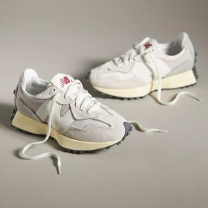 New Balance 327 Sneakers Women's 7.5 in Sea Salt Rain Cloud Gray White Suede